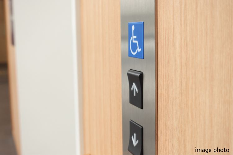 シティタワー東梅田パークフロントの車椅子利用者対応エレベーターイメージ画像